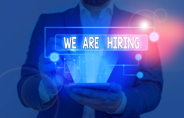 Текст, который мы нанимаем. Бизнес-концепция для недавно вы нанимаете кого-то или платить кому-то делать определенную работу
.