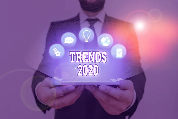 Conceptuele hand schrijven met de Trends 2020. Zakelijke foto tekst algemene richting waarin iets zich ontwikkelt of verandert. — Stockfoto