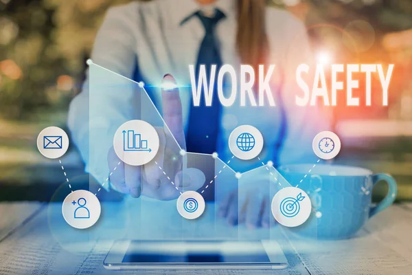 Escritura a mano de texto Seguridad en el trabajo. Concepto: políticas y procedimientos establecidos para garantizar la seguridad en el lugar de trabajo . —  Fotos de Stock