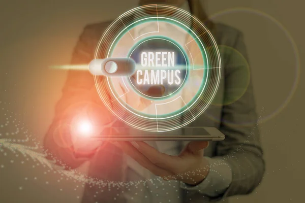 Εννοιολογική γραφή χέρι δείχνει Green Campus. Επιχειρηματική φωτογραφία που δείχνει βιώσιμη και φιλική προς το περιβάλλον εκπαιδευτική εγκατάσταση. — Φωτογραφία Αρχείου