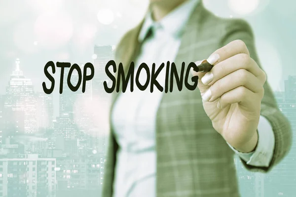Tekst do pisania słów Rzuć palenie. Koncepcja biznesowa dotycząca procesu zaprzestania lub zaprzestania palenia tytoniu. — Zdjęcie stockowe