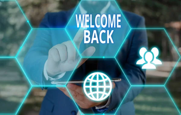 Konzeptionelle Handschrift, die Welcome Back zeigt. Business-Foto zeigt etwas zurück, um die Rückkehr von jemandem oder etwas zu begrüßen. — Stockfoto