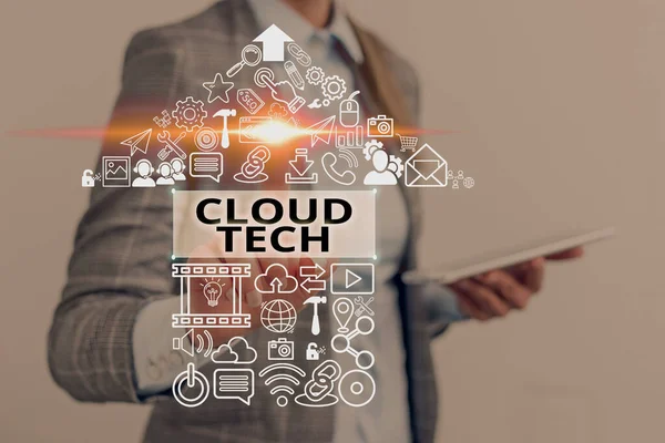 Signo de texto que muestra Cloud Tech. Almacenamiento conceptual de fotos y acceso a datos y programas a través de Internet . — Foto de Stock