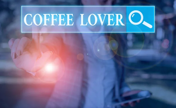 Píšu text Coffee Lover. Obchodní koncept pro demonstraci, kdo miluje nebo má rád pití kávy. — Stock fotografie