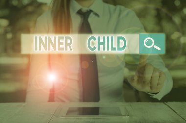Inner Child 'ın el yazısı. Kavram demek, genellikle saklı olan çocuksu kısım göstermeliktir..