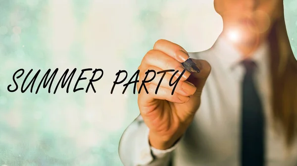 Znak tekstowy pokazujący Summer Party. Konceptualne spotkanie towarzyskie fotografii odbywające się w sezonie letnim lub przerwie w szkole. — Zdjęcie stockowe
