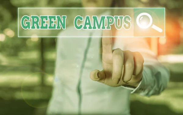 Πινακίδα που δείχνει πράσινη πανεπιστημιούπολη. Εννοιολογική φωτογραφία βιώσιμη και φιλική προς το περιβάλλον εκπαιδευτική διευκόλυνση. — Φωτογραφία Αρχείου