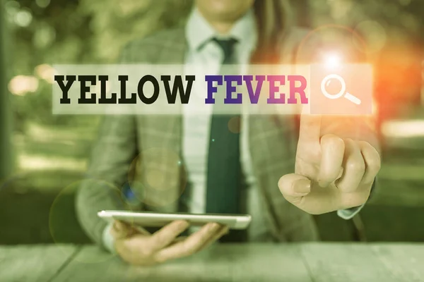 Χειρόγραφο κείμενο Κίτρινο Πυρετός. Έννοια σημαίνει τροπική ασθένεια του ιού που επηρεάζει το ήπαρ και τα νεφρά. — Φωτογραφία Αρχείου