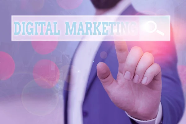 Segno di testo che mostra Digital Marketing. Prodotti o servizi concettuali per il mercato fotografico che utilizzano tecnologie su Internet . — Foto Stock