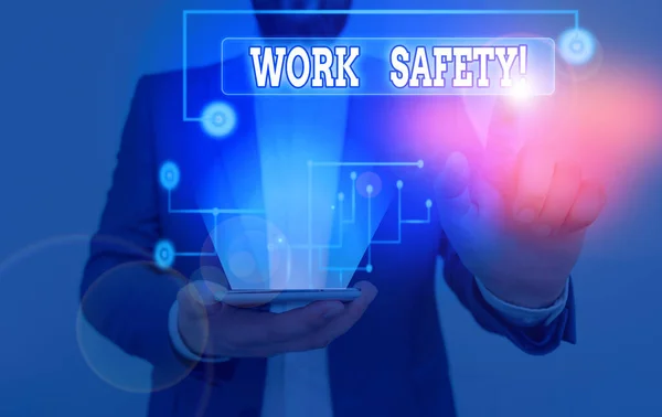 Nota escrita que muestra la seguridad en el trabajo. Fotografía comercial que muestra las políticas y procedimientos establecidos para garantizar la salud de los empleados . — Foto de Stock