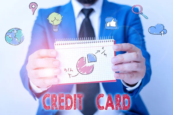 Texto de escritura de palabras Tarjeta de crédito. Concepto de negocio para tarjeta que le permite pedir dinero prestado contra una línea de crédito . — Foto de Stock