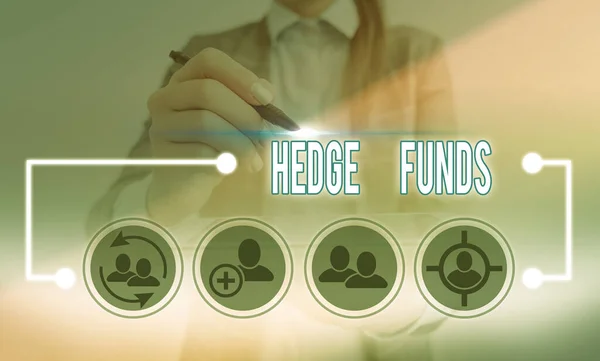 Conceptueel handschrift met hedgefondsen. Zakelijke foto presentatie in principe een mooie naam voor een alternatieve investering partnerschap. — Stockfoto