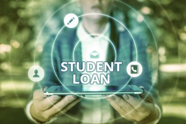 Öğrenci kredisini gösteren kavramsal el yazısı. Öğrencilerin okul masraflarını karşılamak için tasarlanmış iş fotoğraflarının sergilenmesi.