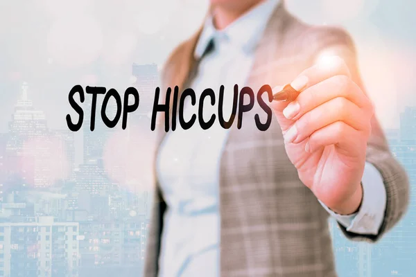 Parola che scrive testo Stop Hiccups. Business concept per sbarazzarsi dello spasmo involontario dei muscoli del diaframma . — Foto Stock