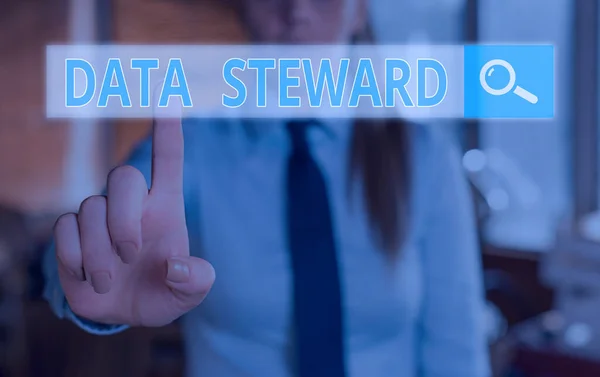 Εννοιολογική γραφή χεριών που δείχνει τον Data Steward. Business photo showcasing υπεύθυνος για τη χρήση ενός οργανισμού s είναι η διακυβέρνηση δεδομένων. — Φωτογραφία Αρχείου