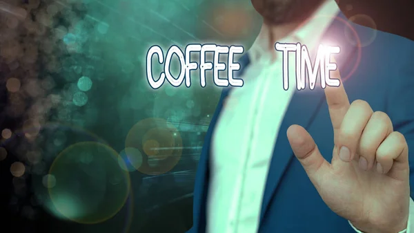Woord schrijven tekst Koffie Tijd. Business concept voor een korte periode waarin u stopt met werken om te rusten. — Stockfoto