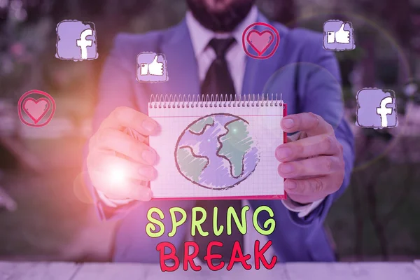 Tekst do pisania słów Spring Break. Biznes koncepcja na tydzień jest wakacje dla studentów na wiosnę zazwyczaj na Wielkanoc. — Zdjęcie stockowe