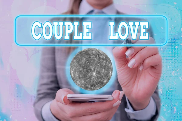 Знак з написом "Кохання пару". Фото другої концепції показує, хто любить один одного дуже приємно Елементи цього зображення, надані НАСА.. — стокове фото