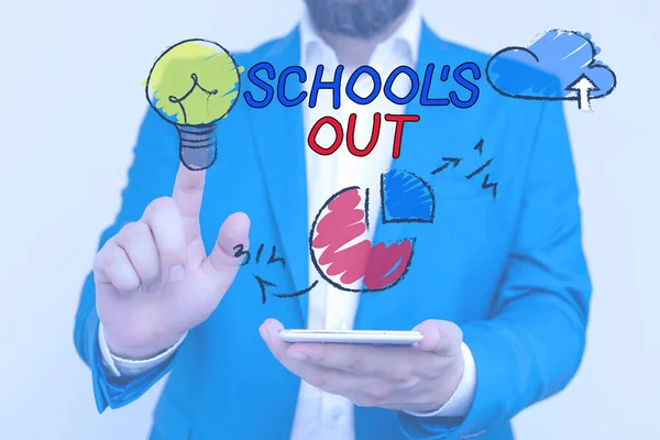 Woord schrijven tekst School S is uit. Bedrijfsconcept voor lessen is voorlopig voorbij Einde van de schooldag. — Stockfoto