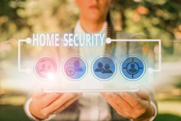 Textschild, das die Sicherheit des Hauses anzeigt. konzeptionelles Foto ein System, das Ihr Zuhause vor unerwünschten Eindringlingen schützt. — Stockfoto