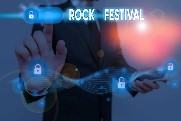 Scrittura concettuale a mano che mostra Rock Festival. Foto d'affari in mostra Concerto di musica rock su larga scala con genere metalli pesanti . — Foto Stock