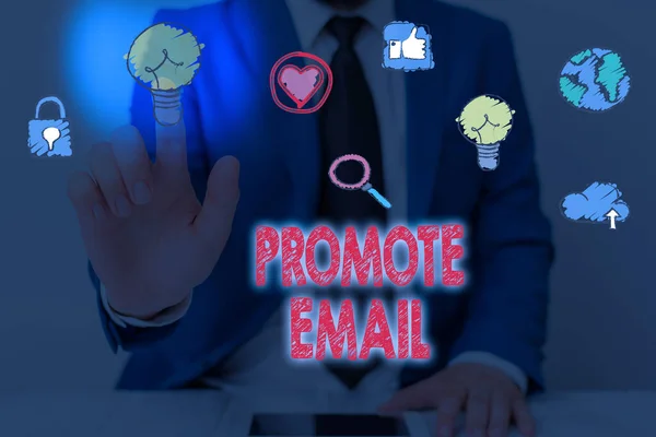 Signe texte montrant Promouvoir l'email. Photo conceptuelle envoyant un message publicitaire à des clients potentiels ou actuels . — Photo