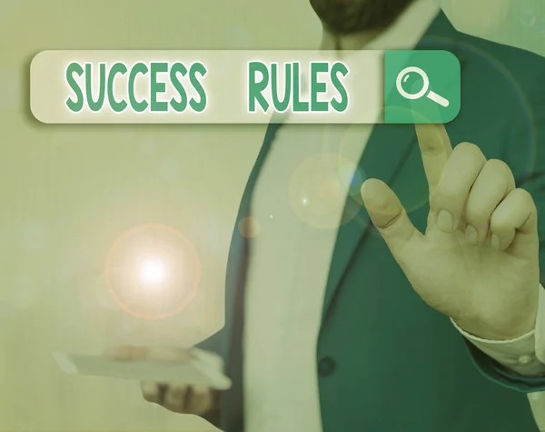 Εννοιολογική γραφή με το χέρι που δείχνει τους κανόνες επιτυχίας. Business photo κείμενο σε θέση να επιτύχει όλους τους στόχους που έχετε θέσει για τον εαυτό σας. — Φωτογραφία Αρχείου