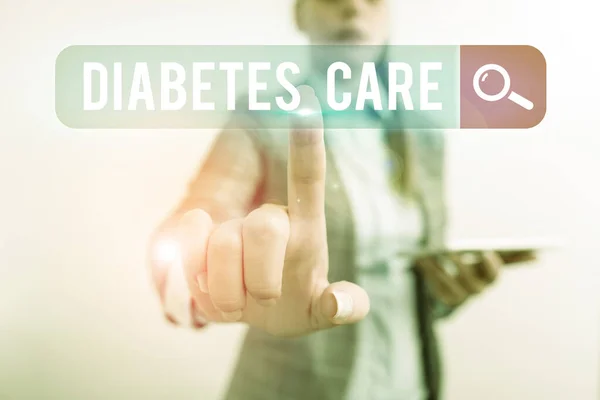 Skriva lapp som visar Diabetes Care. Företagsfoto visa upp Journal för hälso- och sjukvårdspersonal för att behandla diabetes. — Stockfoto