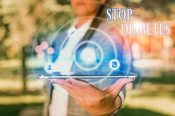 Text skylt som visar stopp diabetes. Konceptuell bild förhindra sjukdomen att höja glukosnivån i blodet. — Stockfoto