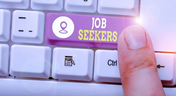 Texto manuscrito Buscadores de empleo. Concepto que significa un desempleado que demuestra quién está buscando empleo activamente . —  Fotos de Stock