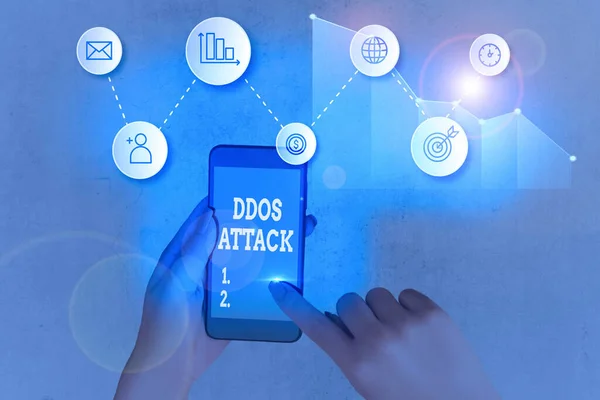 Escritura a mano de texto Ddos Attack. Concepto que significa perpetrador busca hacer que un recurso de red no esté disponible para el usuario . — Foto de Stock