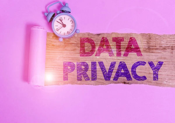 Notiz zum Datenschutz. Geschäftsfoto, das den Schutz sensibler Daten vor nicht verwandten Dritten zeigt. — Stockfoto