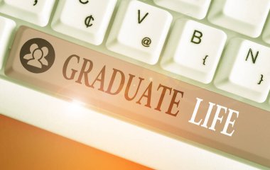 Sözcük yazma Hayatı Mezun Et. Durum veya statü için iş kavramı akademik diplomayı bitirdikten sonra bir gösteri.