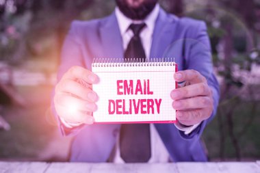 El yazısı E- posta Teslimatı. Kavram demek, biletlerin elektronik ortamda teslim edildiği ve önünde fotokopi alanı olan boş bir kağıt bulundurduğu bir teslimat demektir..