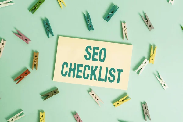 Escritura manual conceptual que muestra Seo Checklist. Lista de texto de foto de negocios de los elementos necesarios para optimizar el motor de búsqueda . —  Fotos de Stock