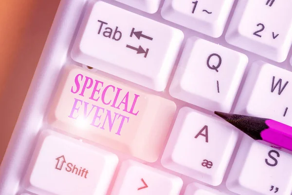 Manuscrito texto escrevendo Evento Especial. Conceito que significa atividade ou reunião que está planejado para um propósito especial . — Fotografia de Stock