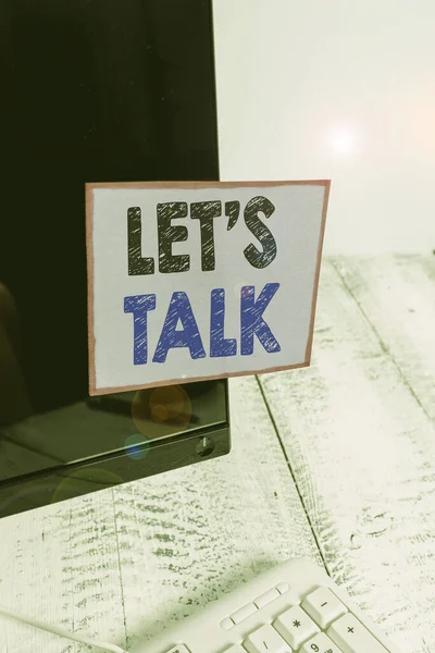 Konzeptionelle Handschrift, die Let Talk zeigt. Business Fototext, um etwas ehrlich und direkt zu diskutieren, wie Plan Notationspapier Computerbildschirm in der Nähe der weißen Tastatur. — Stockfoto