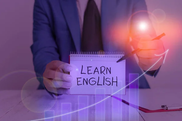 Word writing text Learn English. Business concept for gain or acquire knowledge of speaking and writing English. — 图库照片