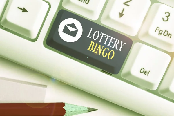 Sinal de texto mostrando Loteria Bingo. Jogo de fotos conceitual de chance em que cada jogador corresponde a números impressos . — Fotografia de Stock