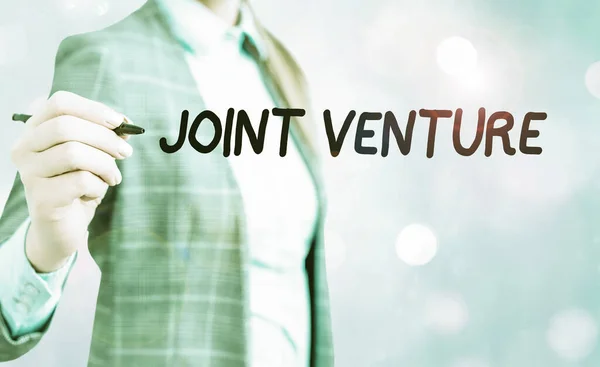 Εννοιολογική γραφή με το χέρι που δείχνει Joint Venture. Business photo showing Νέα εταιρεία που δημιουργήθηκε για την επίτευξη των ακριβών στόχων μιας εταιρικής σχέσης. — Φωτογραφία Αρχείου