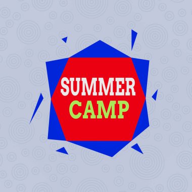 Yaz Kampı 'nı gösteren kavramsal el yazısı. Yazın gerçekleştirilen asimetrik format desen nesne ana hatları çoklu renk tasarımı sırasında çocuklar için denetimli fotoğraf gösterimi programı.