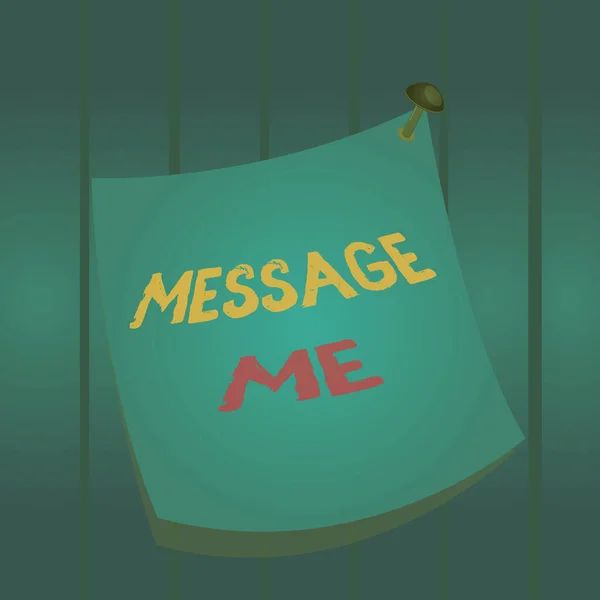 Üzenetet írok, amin az üzenet van. Üzleti fotó bemutatása Megkérni valakit, hogy küldjön egy rövid szöveget egy mobil eszközről Hajlított emlékeztető papír memo szegezett színes felszíni pin keret. — Stock Fotó