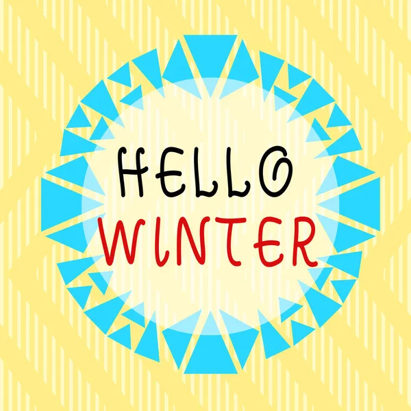 Merhaba Winter 'ı gösteren kavramsal el yazısı. Kutup ve ılıman bölgelerde yılın en soğuk iş fotoğrafı metni mevsimi asimetrik şekilli şekil çok renkli nesne tasarımı.