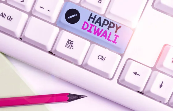 Handschrift tekst Happy Diwali. Concept betekent festival van licht dat wordt gevierd door miljoenen hindoes. — Stockfoto