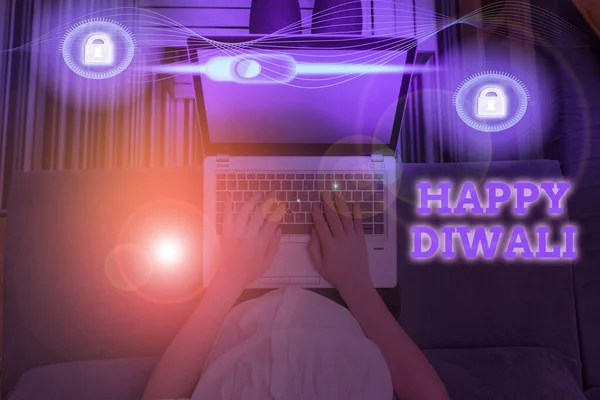 Konceptuell handstil som visar Happy Diwali. Affärsfoto visa upp festival av ljus som firas av miljontals hinduer. — Stockfoto