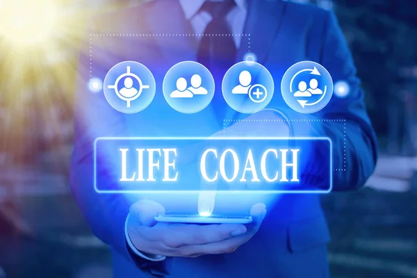 Escritura a mano conceptual que muestra Life Coach. Foto de negocios mostrando a alguien que ayuda a identificar sus objetivos y planea alcanzarlos . —  Fotos de Stock