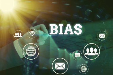 Bias'ı gösteren bir not yazıyorum. Bir gösterici grubuna karşı eğim veya önyargı gösteren iş fotoğrafı.