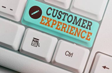 Müşteri Deneyimini gösteren not yazma. Kuruluş ve alıcı arasındaki etkileşimin ürününü sergileyen iş fotoğrafı.