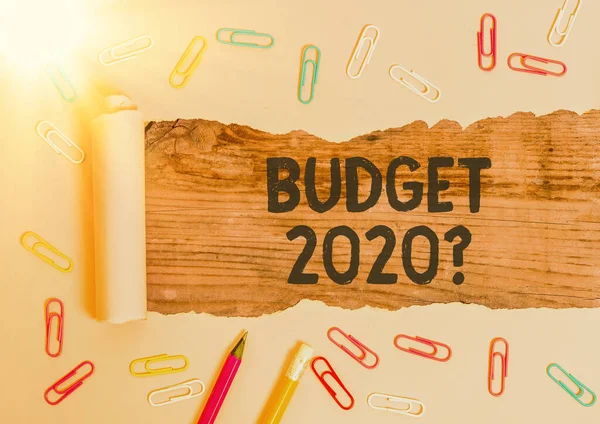 Tekstbord met begroting 2020-vraag. Conceptuele raming van de ontvangsten en uitgaven voor volgend jaar. — Stockfoto