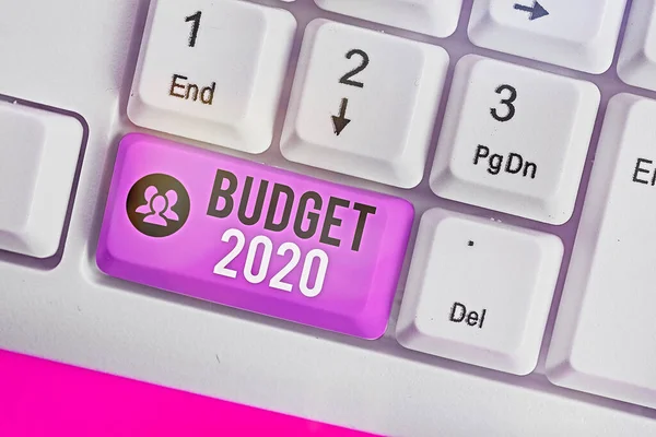 Woord schrijven tekst Begroting 2020. Bedrijfsconcept voor schatting van inkomsten en uitgaven voor volgend of lopend jaar. — Stockfoto